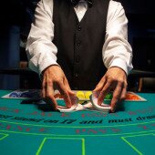can blackjack dealer hit on 17