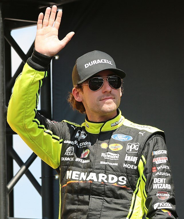 Ryan Blaney waving at crowd